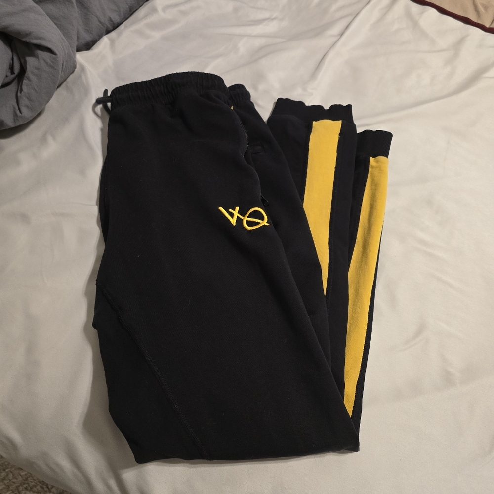Men's XL vanquish sweats